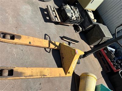 Linde Hand Pallet Truck, Yellow Thumbnail