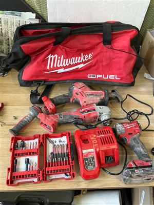 Milwaukee Cordless Power Tools , Grinder, Tek  Gun , hakSaw  Charger & Tool Bag Thumbnail