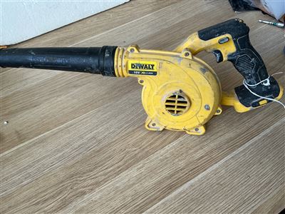 Dewalt 18 V Cordless Garden Blower - No Batte Thumbnail