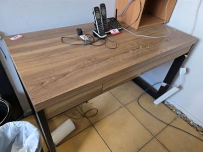 Small Desk Thumbnail