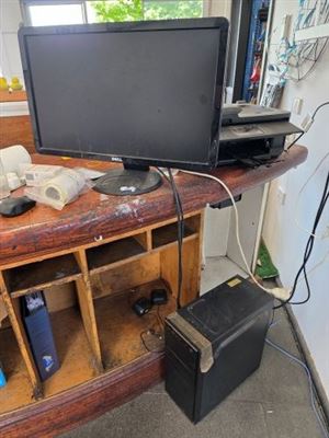 PC with Monitor, Keyboard, Mouse and Speakers Thumbnail