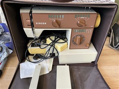 Sewing Machine Singer Merritt 304 Thumbnail